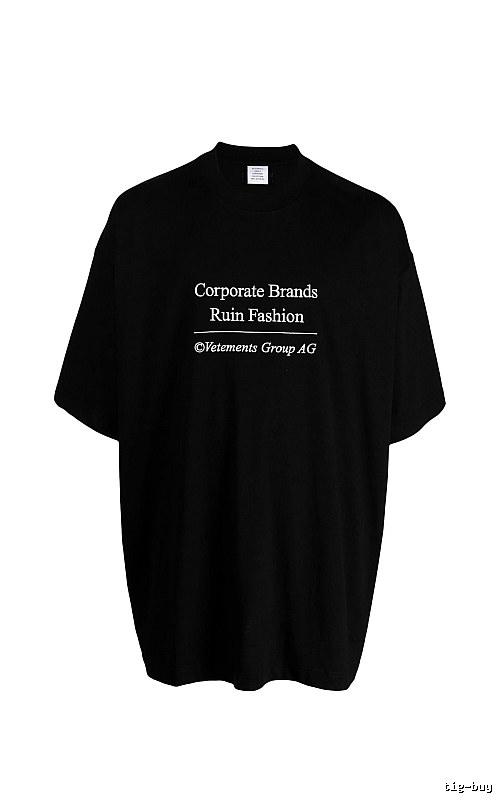 Patterned Statement graphic T-shirt Black Colorful Lucky with Signature Styling