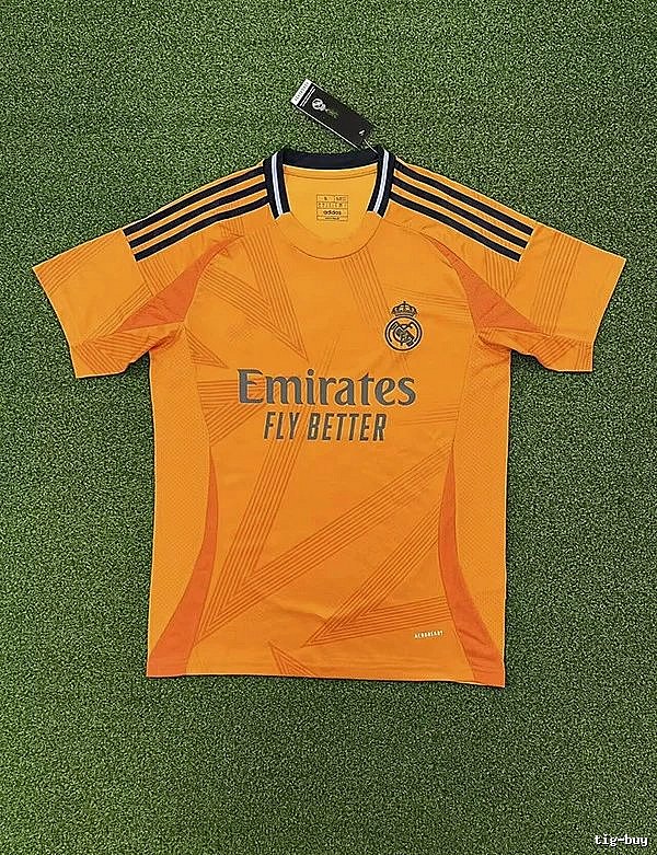 Real Madrid Casual Home soccer jersey White Real Madrid for Streetwear Looks