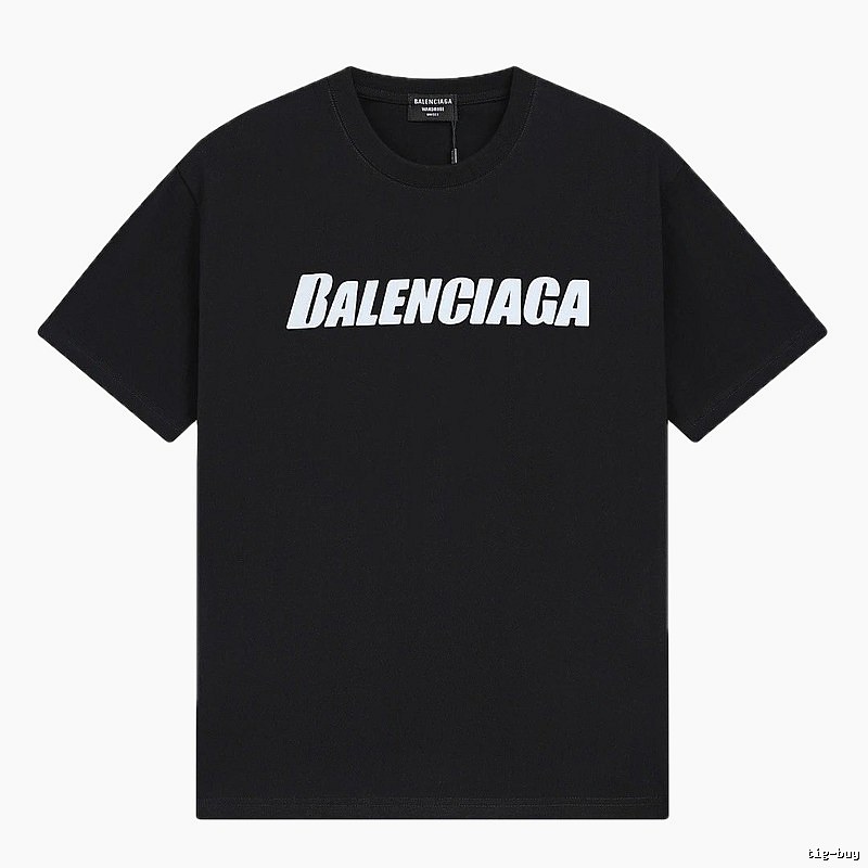 Balenciaga minimalist style black T-shirt