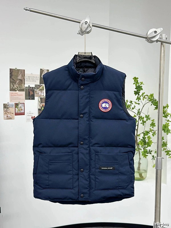 Canada Goose Daily Puffer vest Cream Button Vest for City Outfits