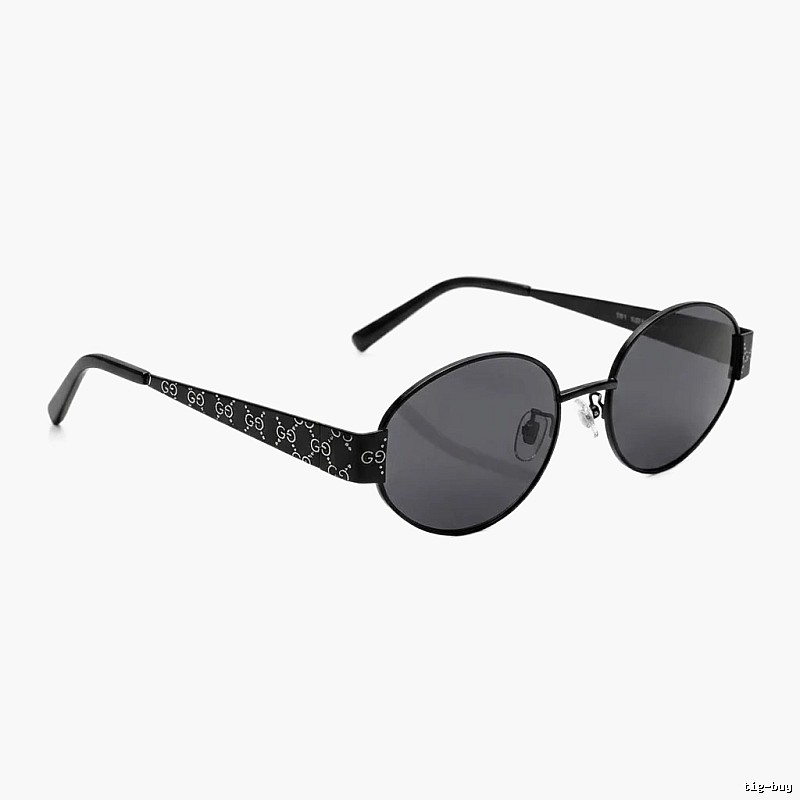 Gucci classic black sunglasses