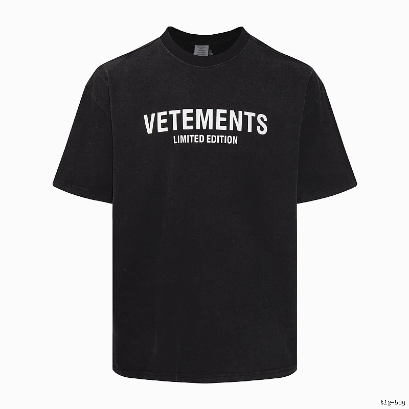 Monogram Statement graphic T-shirt Black Colorful Lucky for Layered Styling