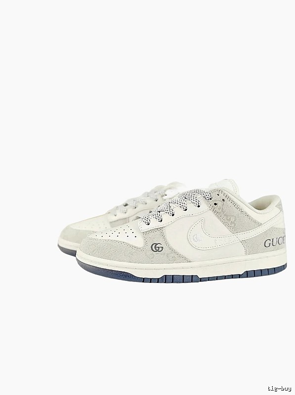 Nike Dunk Co-branded White and Grey Sports Shoes