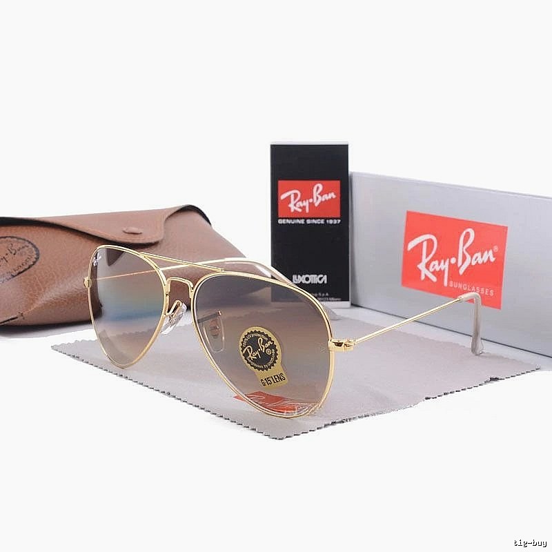 Ray-Ban Weekend Aviator sunglasses Gold Tone Sunglasses for Seasonal Looks