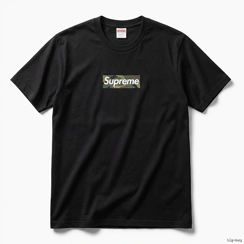 Supreme camouflage-style black T-shirt